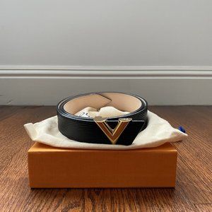 Authentic Louis Vuitton Essential V Belt, M9021